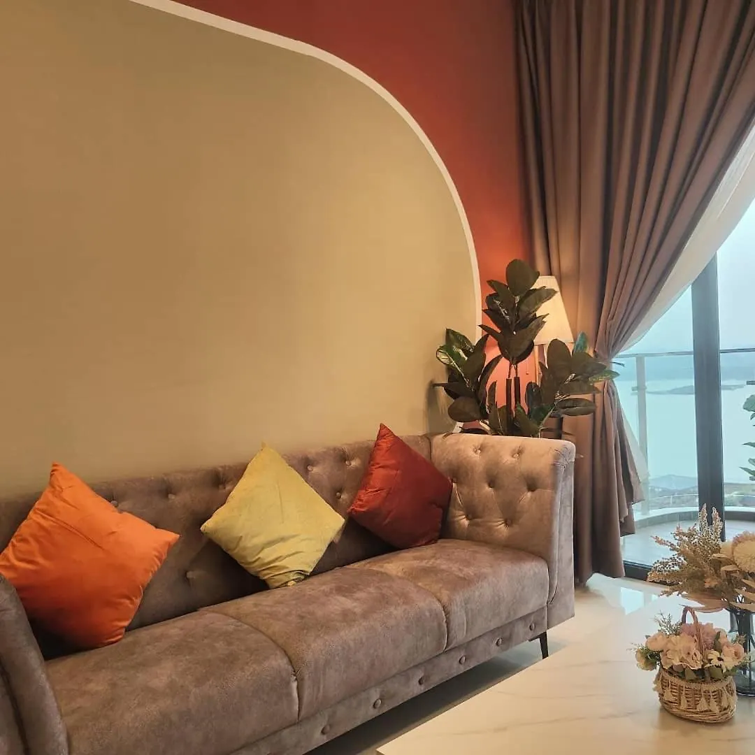 Apartment 轻奢风三房三厕休闲套房6-12人适合家庭入住 金海湾 Danga Bay Johor Bahru