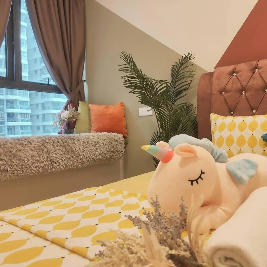 轻奢风三房三厕休闲套房6-12人适合家庭入住 金海湾 Danga Bay Johor Bahru Apartment
