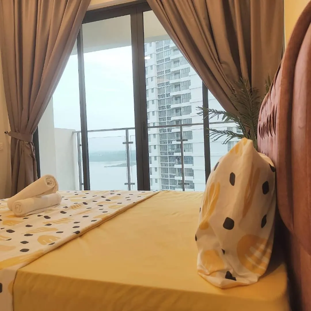 Apartment 轻奢风三房三厕休闲套房6-12人适合家庭入住 金海湾 Danga Bay Johor Bahru Malaysia