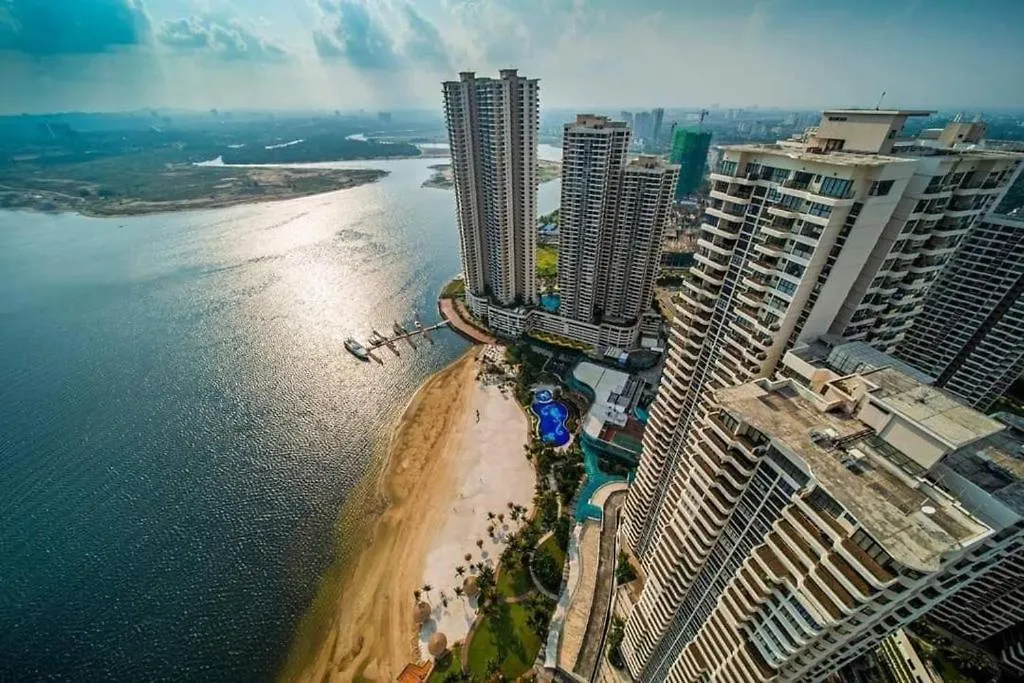Apartment 轻奢风三房三厕休闲套房6-12人适合家庭入住 金海湾 Danga Bay Johor Bahru