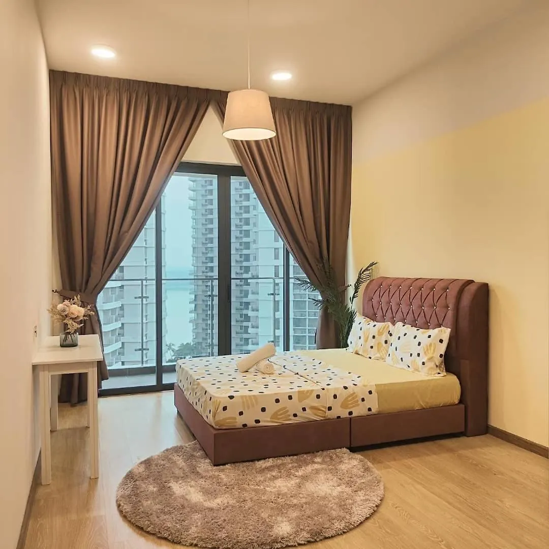 Apartment 轻奢风三房三厕休闲套房6-12人适合家庭入住 金海湾 Danga Bay Johor Bahru